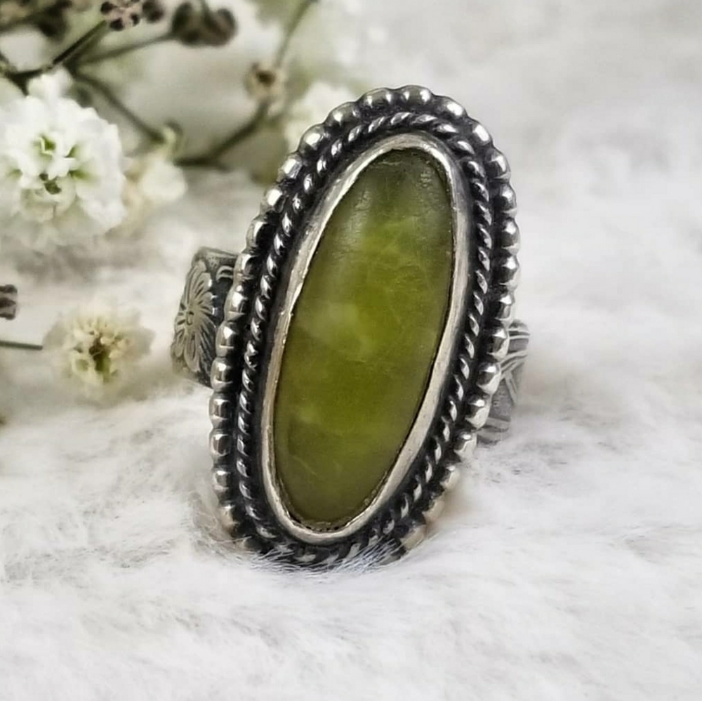 Sterling Silver Serpentine Art Nouveau Motif Ring - Picture 4 of 9